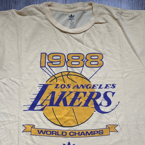 Adidas Mens Los Angeles Lakers 1988 World Champs T-Shirt Yellow Size XL - Picture 3 of 6